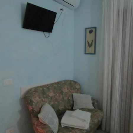 Laura Bed & Breakfast *